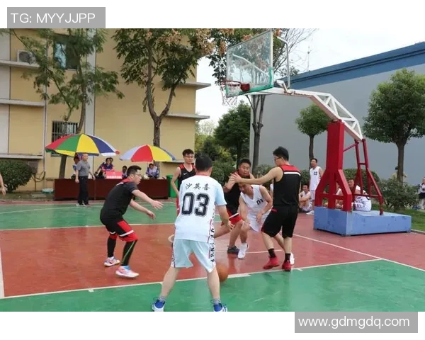 重庆篮球队的速度之谜：激情与技巧交织的赛场传奇