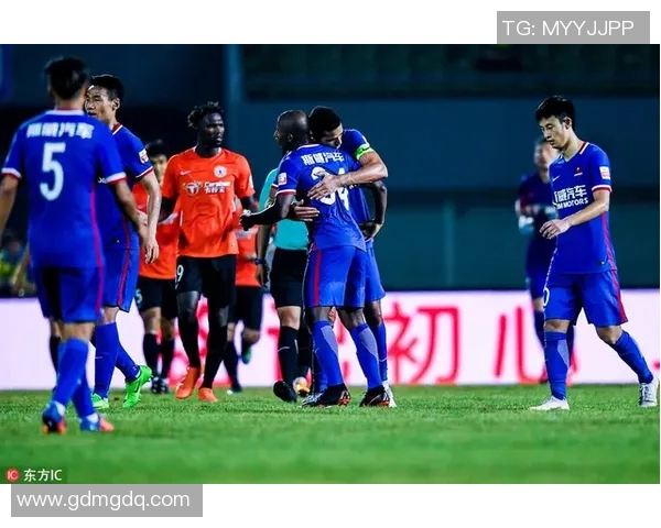 重庆足球队的蜕变之路：从传统到现代的钻石联赛特别报道